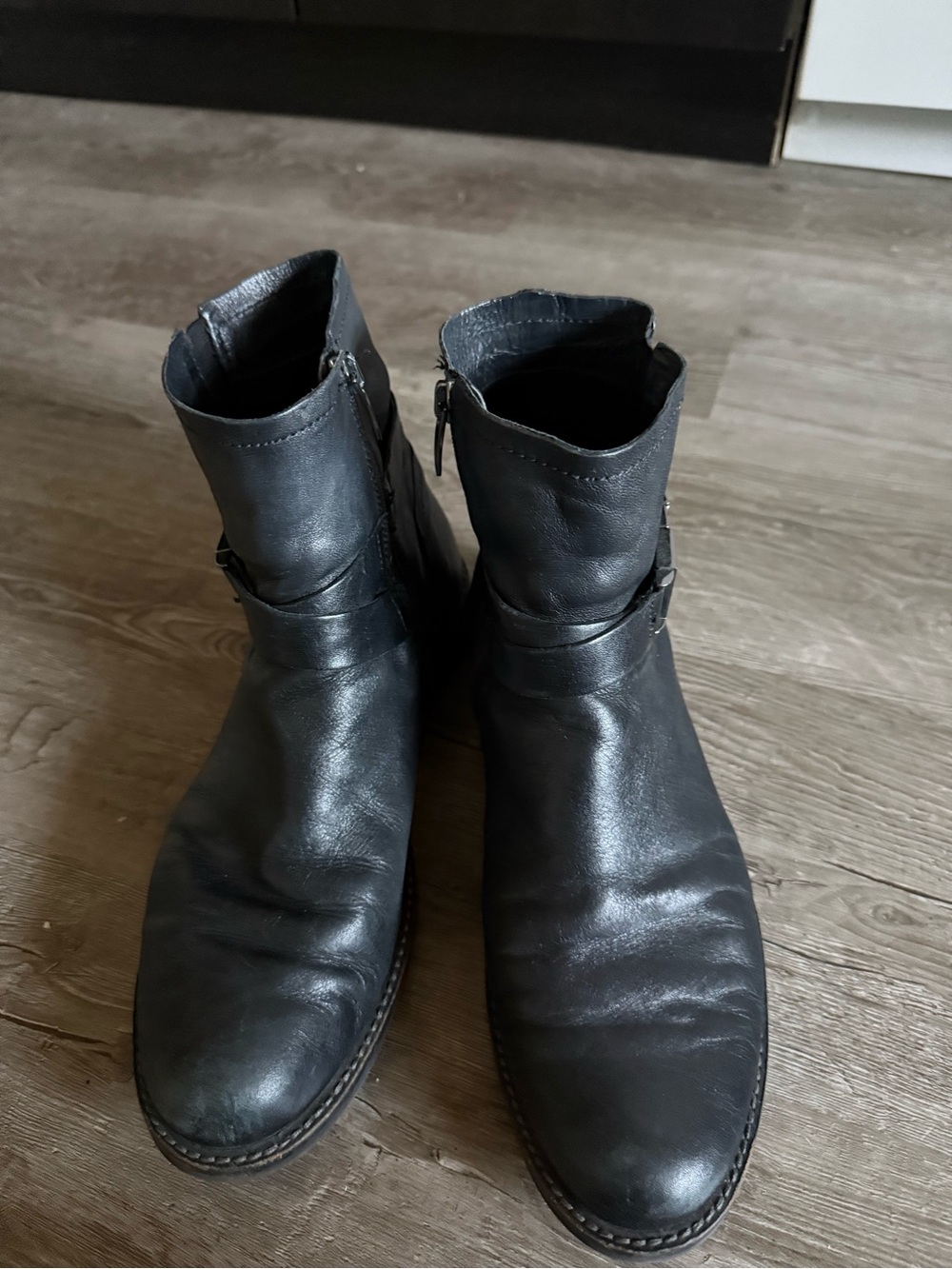 Ecco Black Leather Women's Ankle Boots